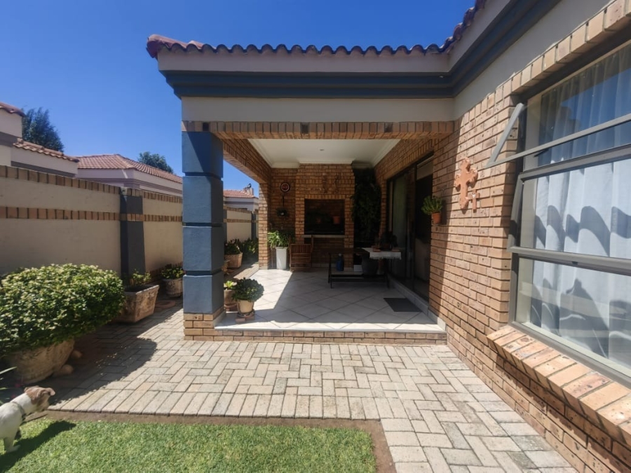 3 Bedroom Property for Sale in Grimbeeck Park North West